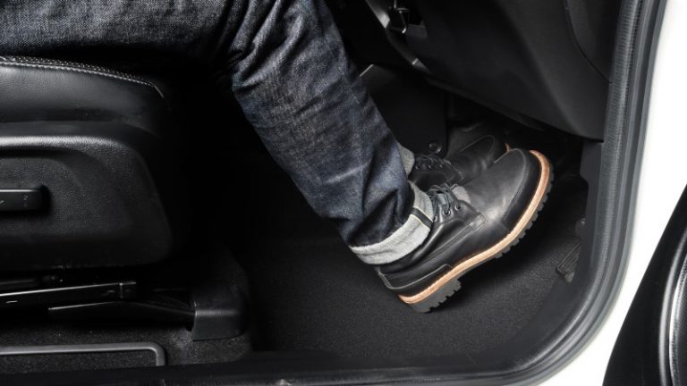 Signs of a Bad Accelerator Pedal Position Sensor, Diagnosis, and Fixes