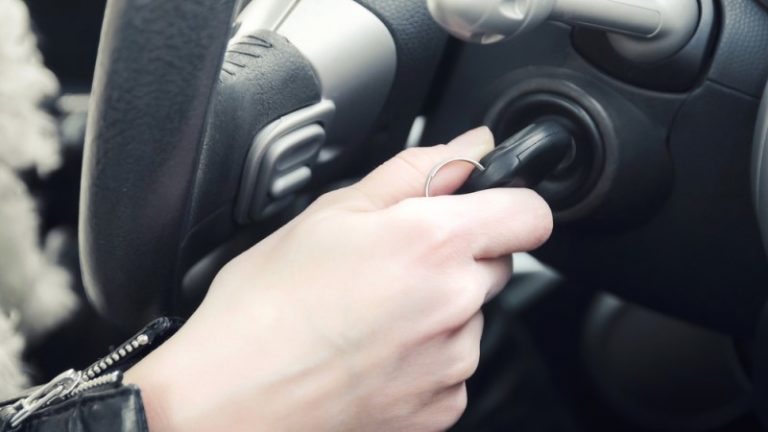 Reasons For A Car Key Stuck In Ignition And How To Remove It | Rx Mechanic