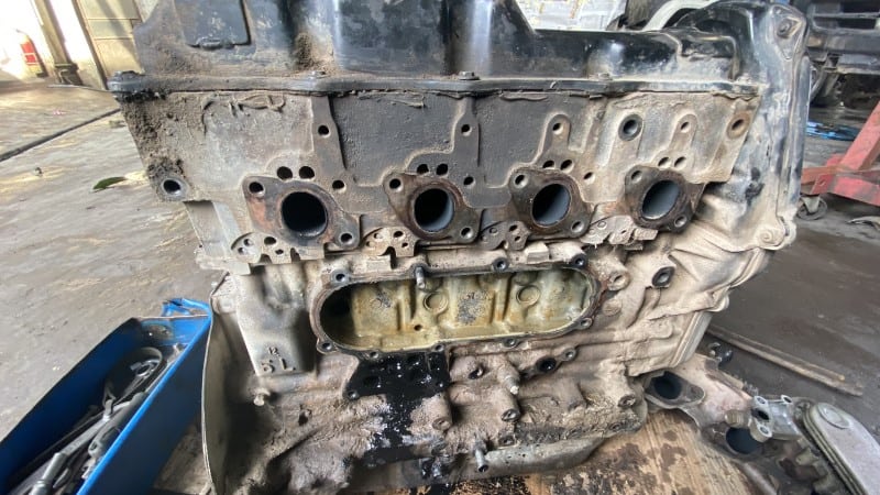 Hole In The Engine Block Causes Signs Solutions Rx Mechanic